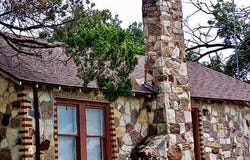 202 E 2nd st, Nixon, TX 78140