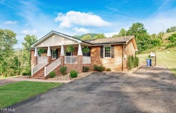 446 Harry Fry Drive, Gate City, VA 24251