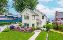 6458 E Waco Drive, Syracuse, IN 46567