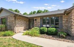 3700 Rolling Meadows Drive, Shiloh, IL 62221