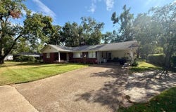 104 8th St, Booneville, MS 38829