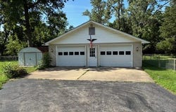 5940 Cernech Road, Kansas City, KS 66104