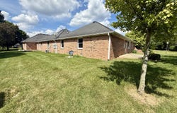 1390 Holiday Lane E, Brownsburg, IN 46112