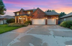 907 Woodland Avenue, Papillion, NE 68046