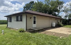 5650 E 950 N, Mooreland, IN 47360