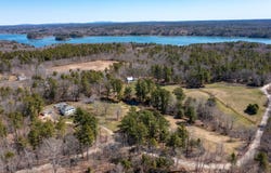 544 River Road, Newcastle, ME 04553