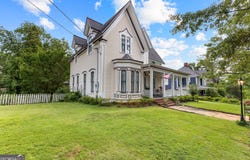 42 W Washington St, Newnan, GA 30263