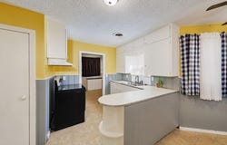1002 Lowrie Street, Bowie, TX 76230