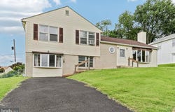 694 DAVISVILLE ROAD, WARMINSTER, PA 18974