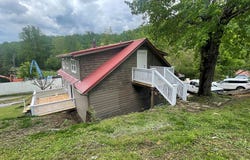 35 Walker-Cornett St, Hazard, KY 41701