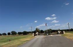 355 Peninsula Drive, Honey Grove, TX 75446