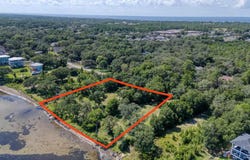 5161 Soundside Dr, Gulf Breeze, FL 32563