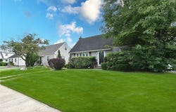 36 Alhambra Road, North Baldwin, NY 11510
