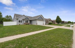 4854 Yellowstone Drive, Waterloo, IA 50701