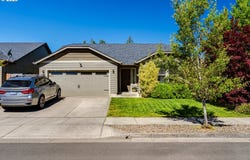 87792 LARK St, Veneta, OR 97487