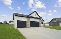 122 Goldcrest Court, Waterloo, IA 50701