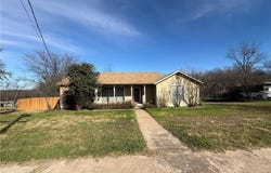 609 E Henry, Hamilton, TX 76531