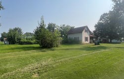 950 Main Street, Stanhope, IA 50246