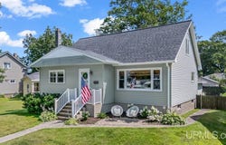 609 DAKOTA AVENUE, GLADSTONE, MI 49837