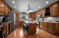 562 ROYAL ST PATS Drive, WRIGHTSTOWN, WI 54180