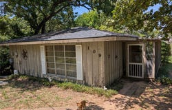 109 Circle Drive, Tool, TX 75143
