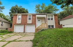2317 NW Kensington Court, Blue Springs, MO 64015