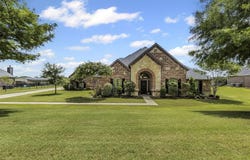 217 Silver Rose Boulevard, Burleson, TX 76028