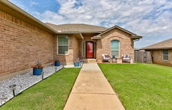 9909 Summerhill Lane, Yukon, OK 73099