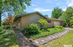 1900 PARKVIEW Drive, Springfield, IL 62704