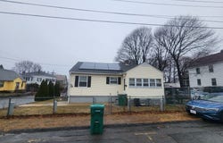 44 Cane St, Fitchburg, MA 01420