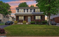 2607 GRAND, HOLMES, PA 19043