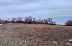 7 Golden Eagle Dr, Golden Eagle, IL 62036