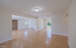 206 Spring Hollow Road, Marion, VA 24354