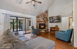 2232 Eagle Lane, Overgaard, AZ 85933