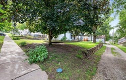 609 LINDEN Street, OAKLAND, IA 51560