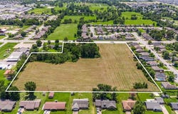1101  W Price  LN, Rogers, AR 72758