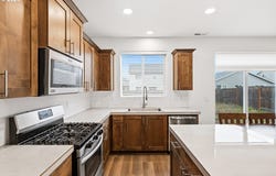 2095 S HEATHER St, Cornelius, OR 97113