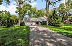 1 Jonathan Lane, Sandwich, MA 02563