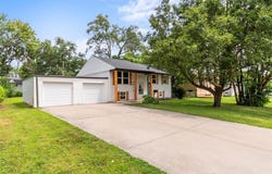 18512 Cheyenne Drive, Independence, MO 64056