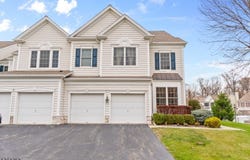 172 Hickory Hill Blvd, Totowa Boro, NJ 07512-2810