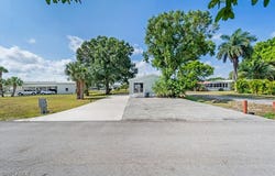 808 Renn Drive NW, Moore Haven, FL 33471