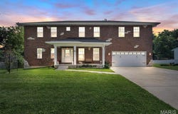 306 Essen Lane, Ballwin, MO 63021