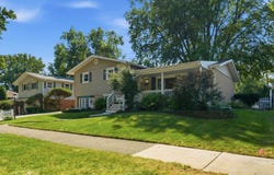 15124 Hillside Avenue, Oak Forest, IL 60452