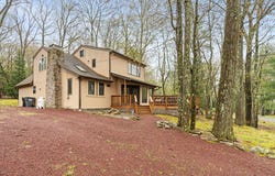 15 Hazard Run Road, Lake Harmony, PA 18624