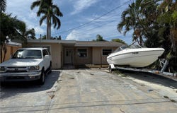 325 E MADEIRA AVENUE, MADEIRA BEACH, FL 33708