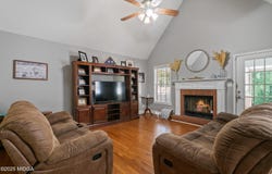 151 Oakview Circle, Gray, GA 31032