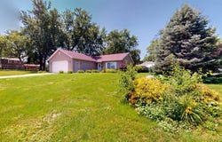 100 Maple Road, Cleghorn, IA 51014