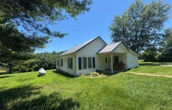 2270 Fall River Rd, Leoma, TN 38468