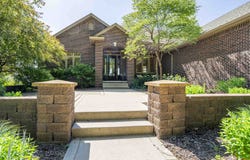 856 E Sawgrass Tr, Dakota Dunes, SD 57049