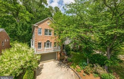 6732 BARON RD, MCLEAN, VA 22101